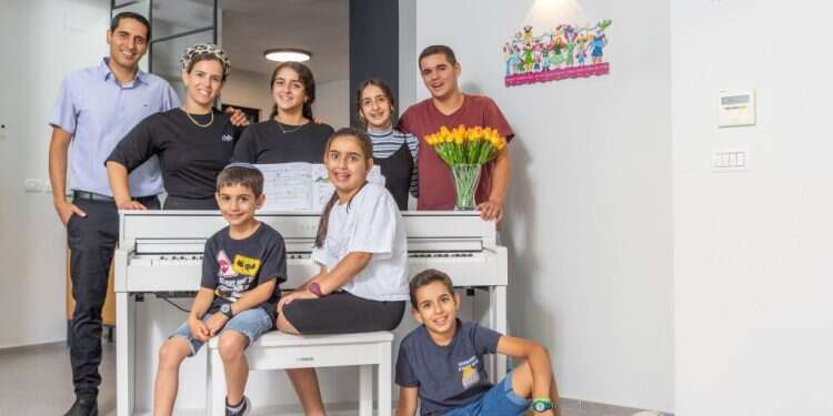 משפחת נאמן, נווה־דניאל. צילום: יוסי אלוני