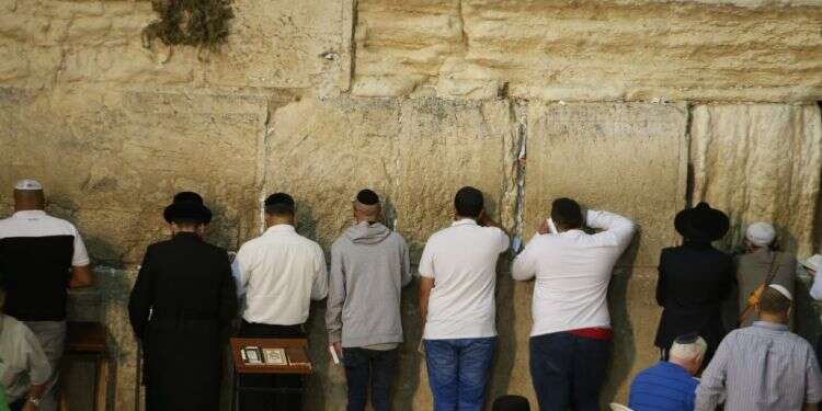 לקראת יום כיפור: 10 טיפים שיעזרו לכם לצלוח את הצום