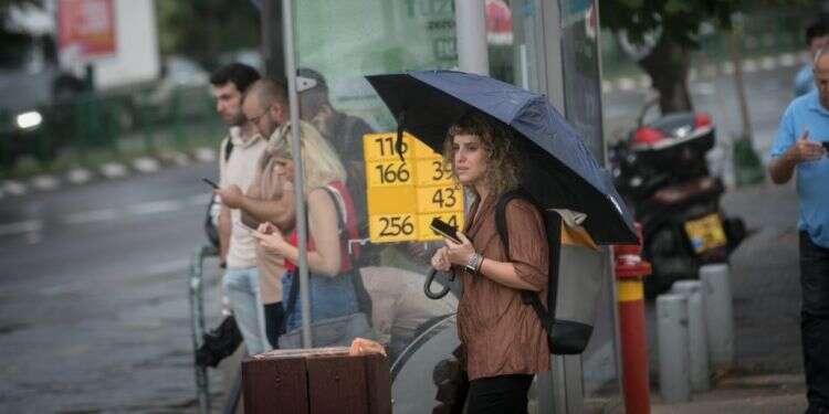 מזג אוויר ישראלי. צילום: מרים אלסטר/פלאש 90 בכל חגי תשרי חוזרת בקשה אחת – תפילה על הגשמים והמים