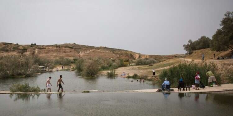 מצפון ועד דרום: כל המעיינות המרעננים ששווים ביקור
