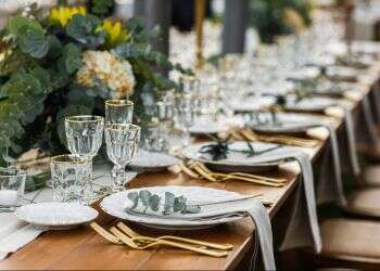 ייחודי אבל קלאסי: הטיפים לעיצוב שולחן החג