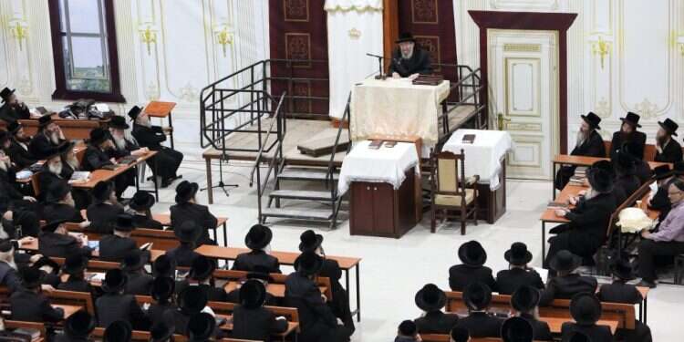 צילום: יעקב נאומי/פלאש90. הרב אמר מה הוא מקבל על עצמו לשנה החדשה וכולם התגלגלו מצחוק