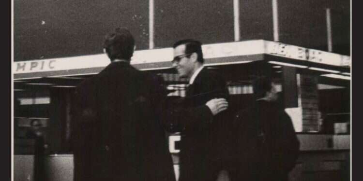 תמונה מבצעית של המלאך עם מפעילו דני עובדת המוסד חושפת את מסמכי הריגול שהתריעו על מלחמת יו"כ