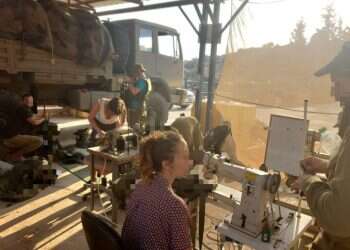 חמ"ל חייטים: תופרים מכל הארץ התאגדו כדי לטפל בציוד הלוחמים