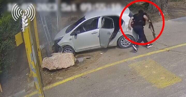 צפו: לוחמי שלדג נלחמים במחבלים ומחלצים את תושבי בארי