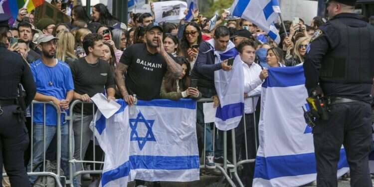 יהדות ארה"ב וקנדה מתגייסות לעזרה: מפגני תמיכה בישראל ותרומות במאות אלפי דולרים
