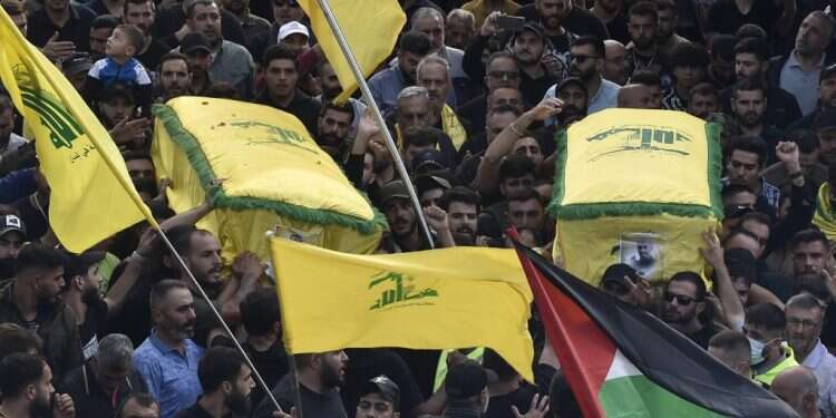 לוויות המוניות של מחבלי חיזבאללה שחוסלו בעקבות תקיפות צה