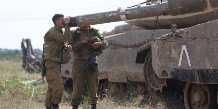 קולה של אמא: מה להגיד לחייל כשהוא מתקשר אלינו וממה להימנע?