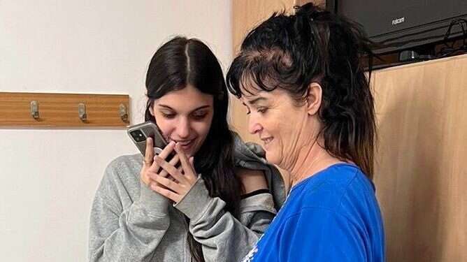 קרובי החטופות ששוחררו: "ממשיכים במאמצים להחזיר עוד בני משפחה הביתה"