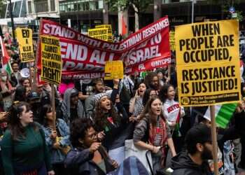 "פלסטין קמה בהתנגדות": תומכי חמאס וסוציאליסטים הפגינו בניו-יורק