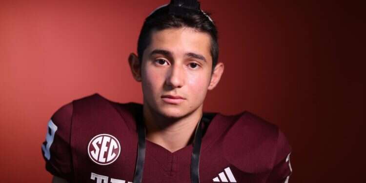 סם סלץ. צילום: Aiden Shertzer/Texas A&M Athletics  בלי לשחק בשבת: המסע של היהודי הדתי הראשון לליגת הפוטבול הבכירה