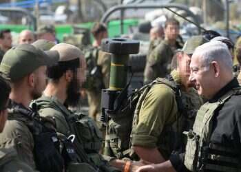 ראש הממשלה נתניהו בבסיס צבאי בצפון. צילום: עמוס בן גרשום /לע נתניהו: "אם חיזבאללה יחליט להיכנס למלחמה, זו תהיה טעות חייו"