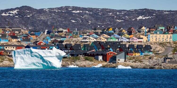 עיירה בגרינלנד. צילום: AFP עיירה בגרינלנד. צילום: AFP