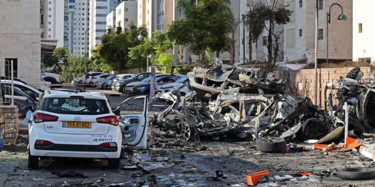 פגיעת רקטות באשקלון. צילום: AFP