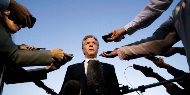 בלינקן בעת ביקורו בקהיר. צילום: AFP אחרי הבטחות השרים ל"מצור מלא" – מעבר רפיח ייפתח