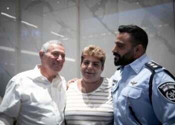 רחל אדרי, האשה הכי מפורסמת באופקים, צילום: AFP תהליך פינוי תושבי הדרום: עודף שחקנים וקושי בהענקת סמכויות