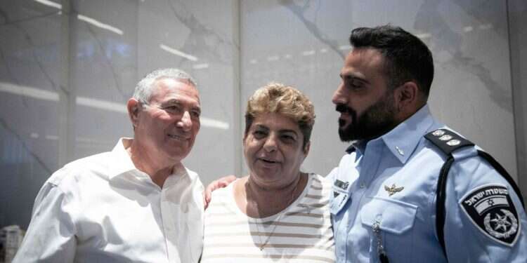 רחל אדרי, האשה הכי מפורסמת באופקים, צילום: AFP תהליך פינוי תושבי הדרום: עודף שחקנים וקושי בהענקת סמכויות