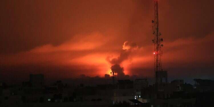 עזה אחרי תקיפה ישראלית. צילום: AFP צה"ל: חוסל בכיר בחמאס שהיה אחראי לפיגועים רצחניים נגד ישראל