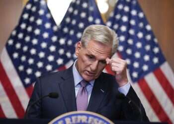 יו לראשונה בהיסטוריה: יו"ר בית הנבחרים האמריקני הודח מתפקידו