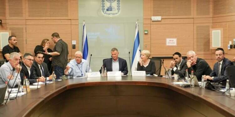 "חייבים להשמיד את יכולות חמאס": ועדת החוץ והביטחון דנה במבצע חרבות ברזל