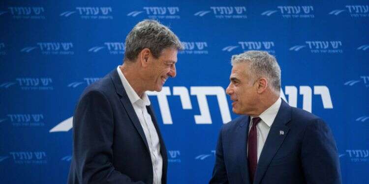 ראש בראש: רם בן ברק ירוץ מול לפיד לראשות יש עתיד