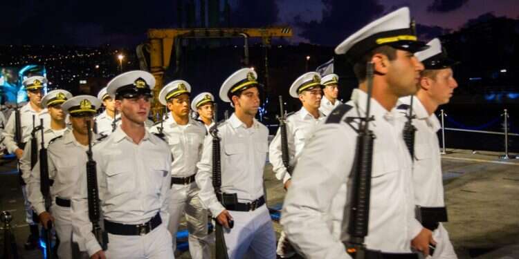 לא מוכרים: לוחמים יוצאי חיל הים דורשים שיכירו בהכשרתם לצורך רישיון נשק