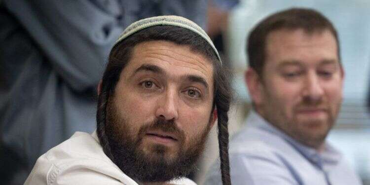 ח "שונאי יהדות": ח"כ סוכות עונה למגיבים שלעגו לכיסוי הראש של אשתו