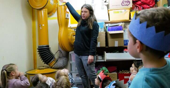 פיקוד העורף מעדכן הנחיות: לימודים בגוש דן וירושלים יתקיימו בסמוך למרחב מוגן