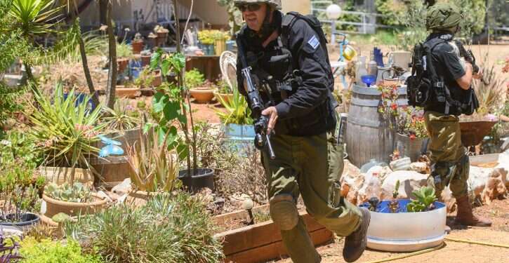 כיתת כוננות בתרגול, צילום: אייל מרגולין, פלאש 90  המשטרה פנתה – הרב פסק: כיתות כוננות צריכות לפעול בשבת