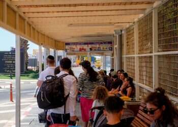 אזהרת המסע הוחמרה: אזרחים השוהים במצרים ובירדן נקראים לשוב לארץ