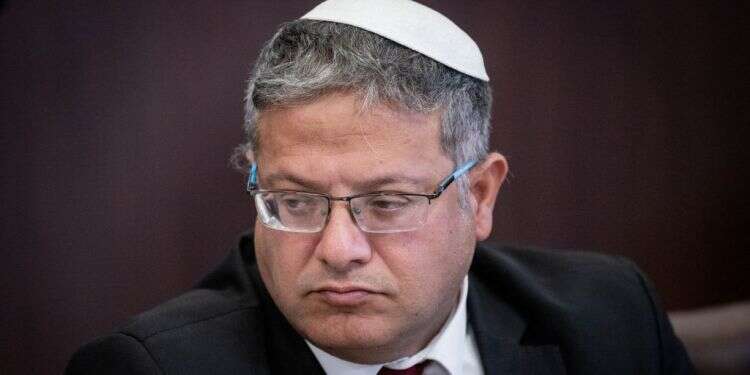 השר בן־גביר. צילום: חיים גולדברג - פלאש 90 נשים למטווח: מסלול החתחתים בדרך להשגת רישיון לנשק