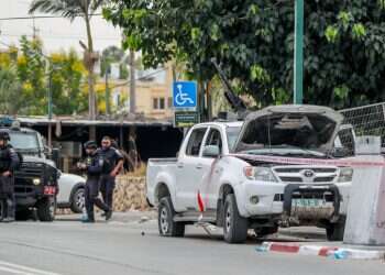 רכב עזתי ששימש מחבלים בשדרות. צילום: ג'מאל עוואד, פלאש 90 ישראל במלחמה: מחר לא יתקיימו לימודים בכל הארץ, בוטלו אירועים וטיסות