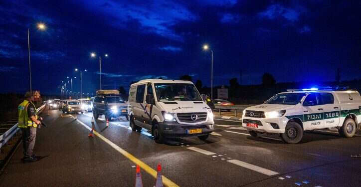 מטח טילים כבד לאזור גוש דן: דיווחים על פצועים