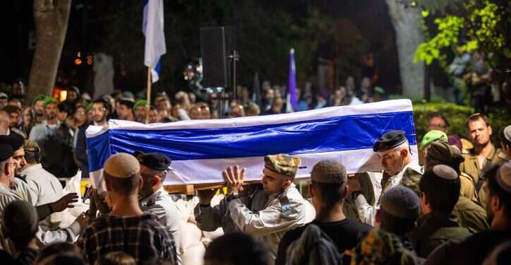 הלווייתו של אל "הוא קפץ לקרב שידע שאין לו סיכוי לצאת ממנו בחיים"