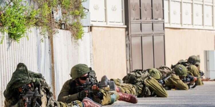 חיילים בשדרות. צילום: יוסי זמיר - פלאש 90