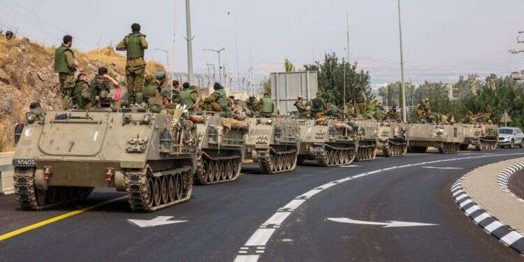 שיירת נגמשים בכביש ראשי בצפון הארץ, חיילי צה