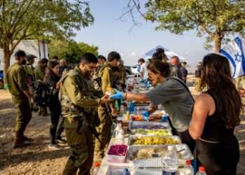 מתרומות ועד שמרטפות: כל מיזמי הסיוע האזרחיים על רקע המלחמה בעזה
