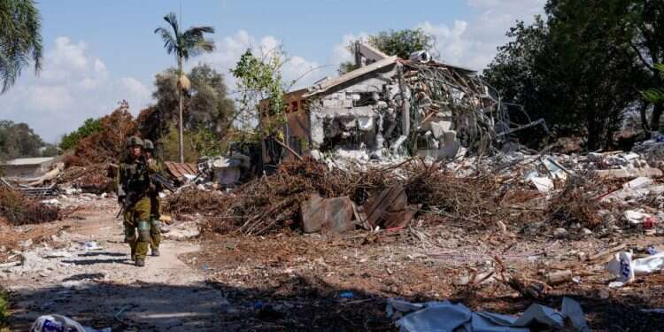 אנחנו חייבים למצוא נחמה עבור הקורבנות הרבים, הגיבורים ששרדו ועבור עצמנו