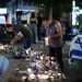 מתאספים ומדליקים נרות בכיכר דיזינגוף לזכר הקורבנות שנרצחו על ידי החמאס. צילום תומר נויברג/פלאש90