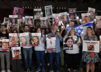 קרובי החטופות ששוחררו: "ממשיכים במאמצים להחזיר עוד בני משפחה הביתה"