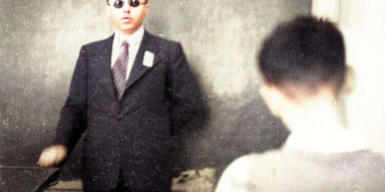 פרופ' יחזקאל קויפמן בבית הספר הריאלי בחיפה. צילום: ביתמונה, אוסף בי