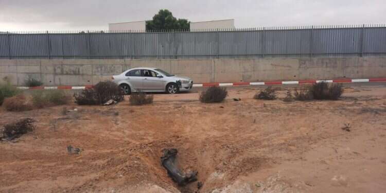 "אין לנו אפשרות לצאת מפה": יישובי חלוצה נצורים, שניים מהנרצחים מחכים לקבורה