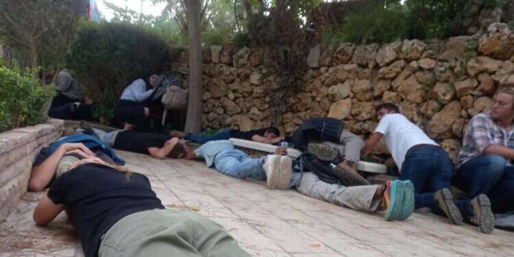 אזעקות בירושלים בזמן לווייה בהר הרצל. צילום: שילה פריד