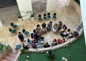 ניצולי בארי מתקשים לעכל: "הרגשנו שטובחים בנו ואנחנו מופקרים"