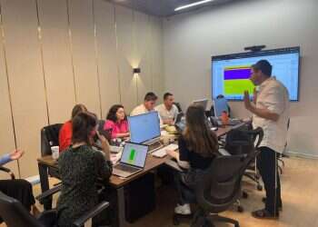 "אנשים כל כך רוצים איכשהו לעזור": עשרות מתנדבים בחמ"ל החרדי