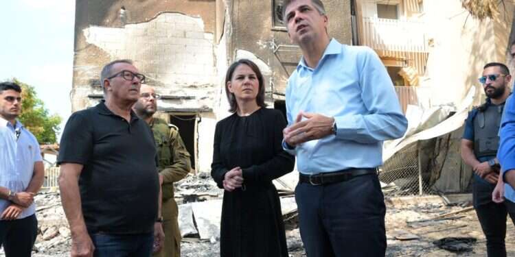 דיפלומטים מרחבי העולם מגיעים לביקורי הזדהות: "בימים כאלה כולנו ישראלים"