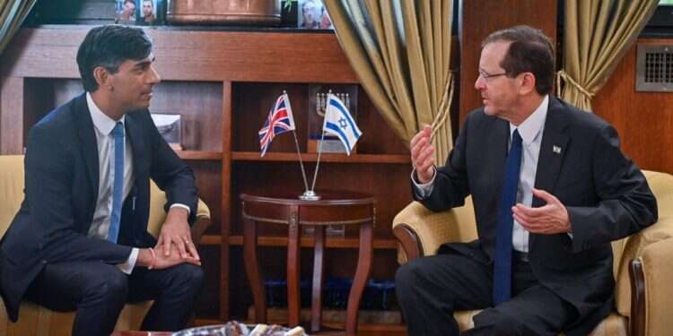 הנשיא הרצוג לראש ממשלת בריטניה: "צריכה להיות זעקה על אופן הסיקור של ה- BBC"