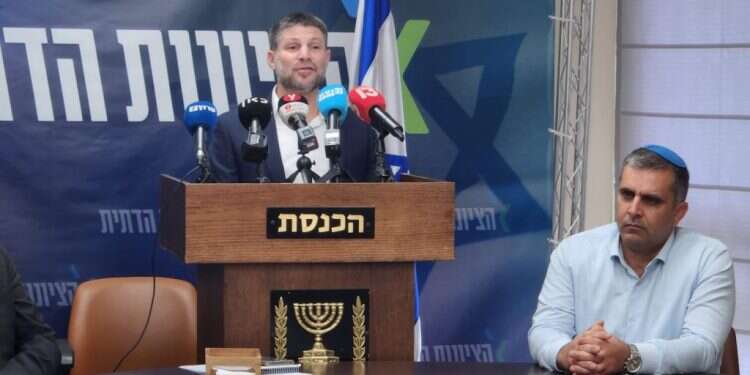 "אי אפשר להתחבא מאחורי גדרות, איפה שאנחנו בורחים המפלצת הנאצית גדלה"