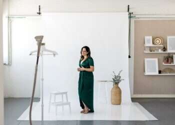 שילת מזרחי. צילום: אבישג שאר–ישוב "אחוות הרווקות הנשית נגעה בכולנו עמוק": שילת מזרחי נותנת מקום לקושי