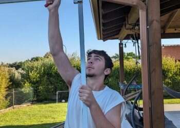 עמית כתב לנו שמנסים לפרוץ אליהם הביתה ומאז נעלמו עקבותיו